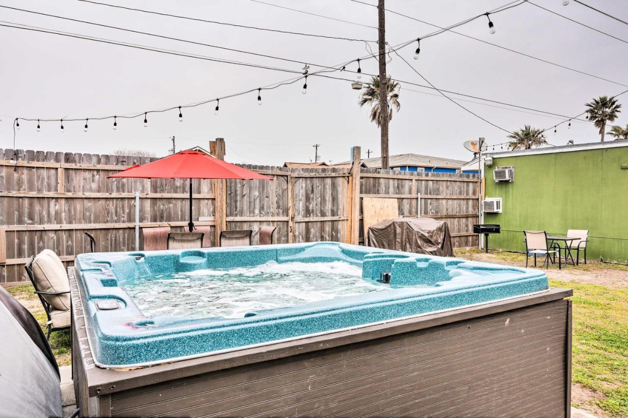 Beautiful Galveston Apt With Deck Less Than 3 Mi To Dtwn! Zewnętrze zdjęcie