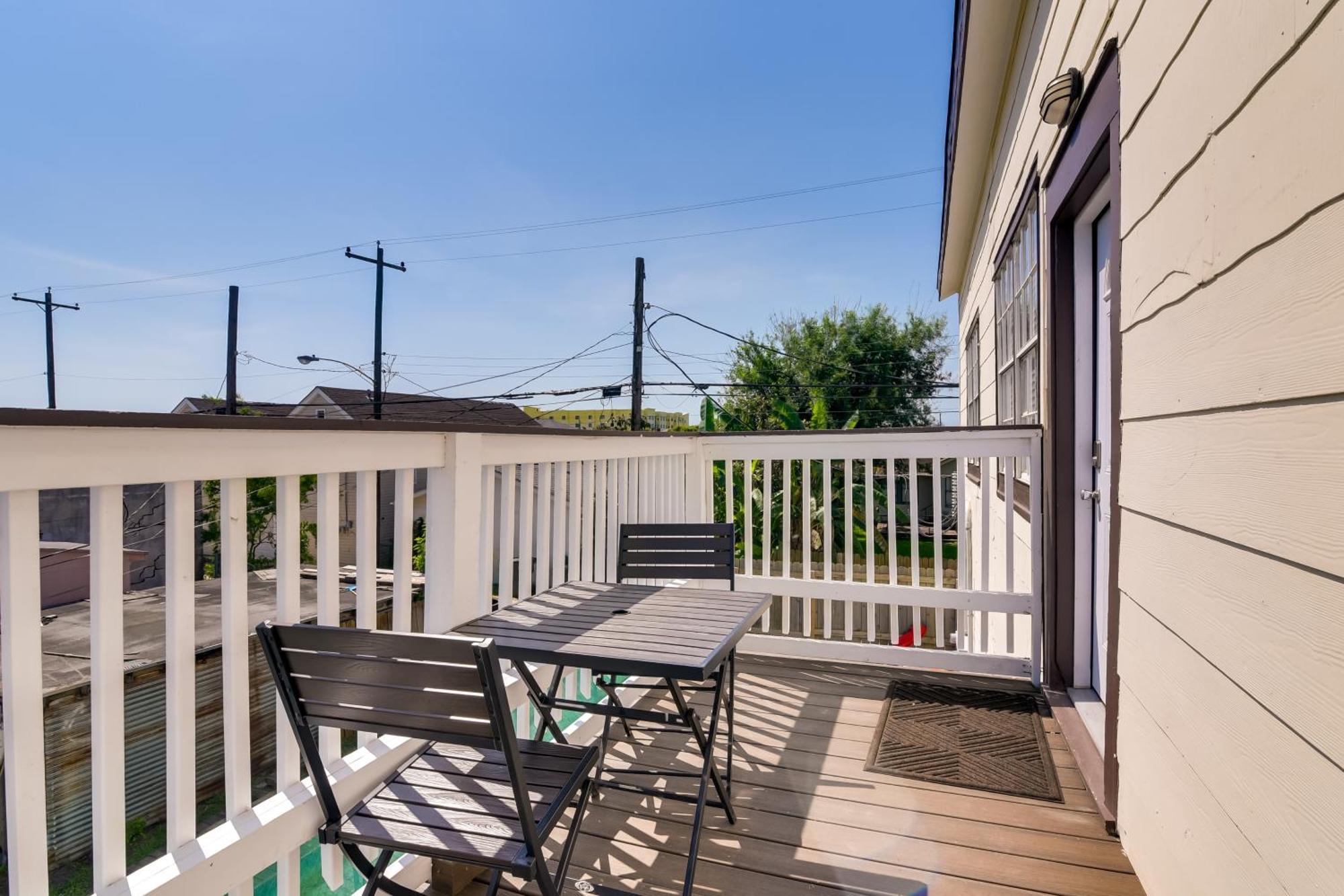 Beautiful Galveston Apt With Deck Less Than 3 Mi To Dtwn! Zewnętrze zdjęcie