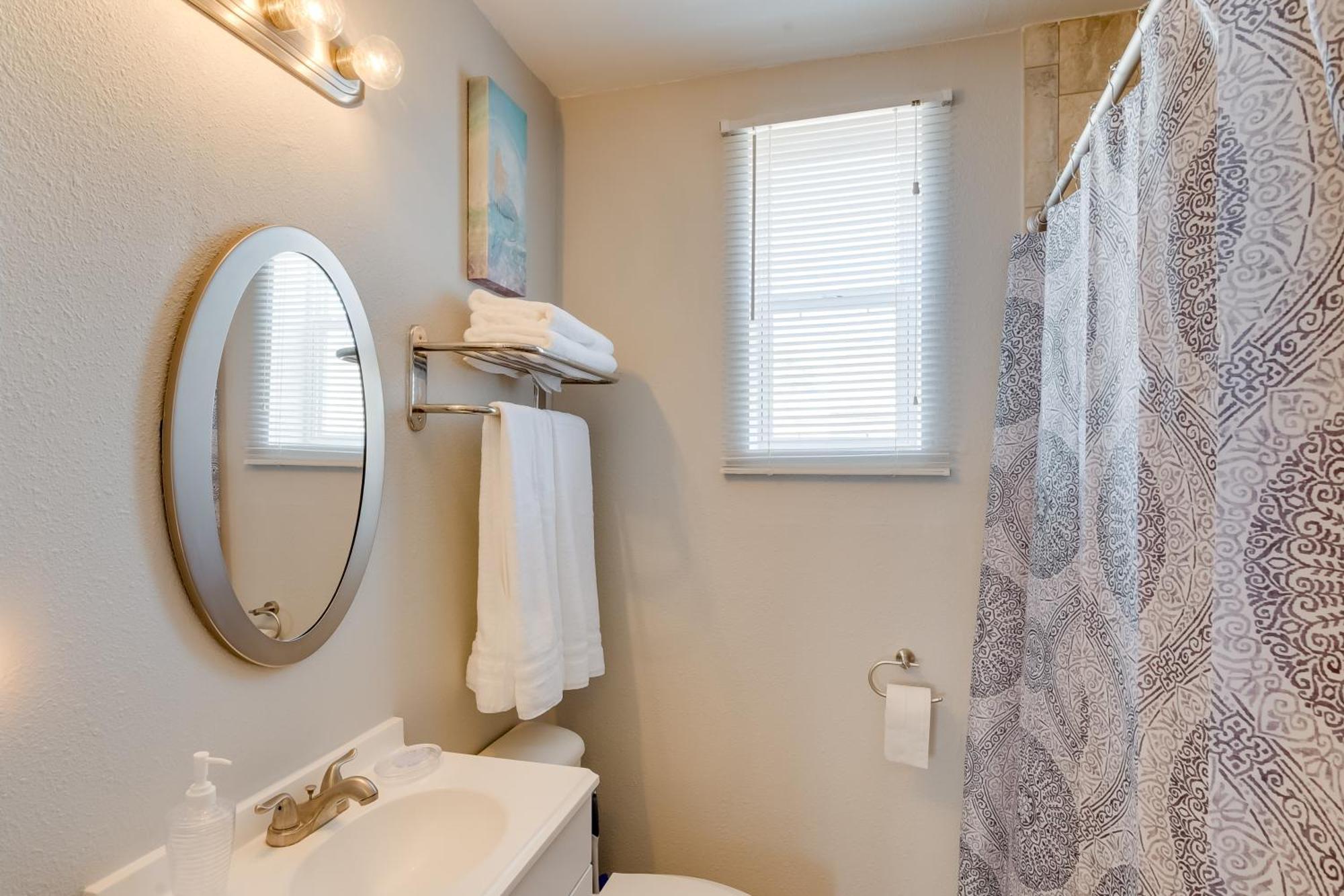 Beautiful Galveston Apt With Deck Less Than 3 Mi To Dtwn! Zewnętrze zdjęcie