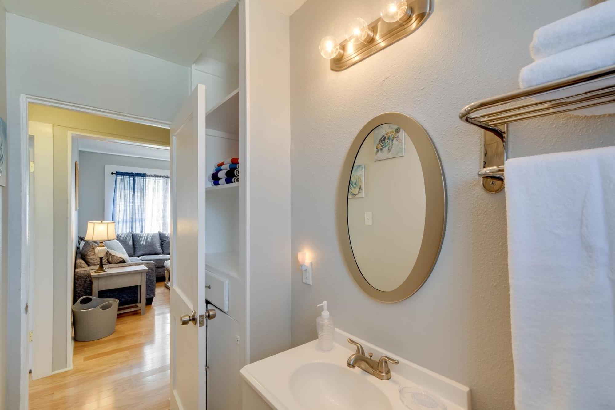 Beautiful Galveston Apt With Deck Less Than 3 Mi To Dtwn! Zewnętrze zdjęcie