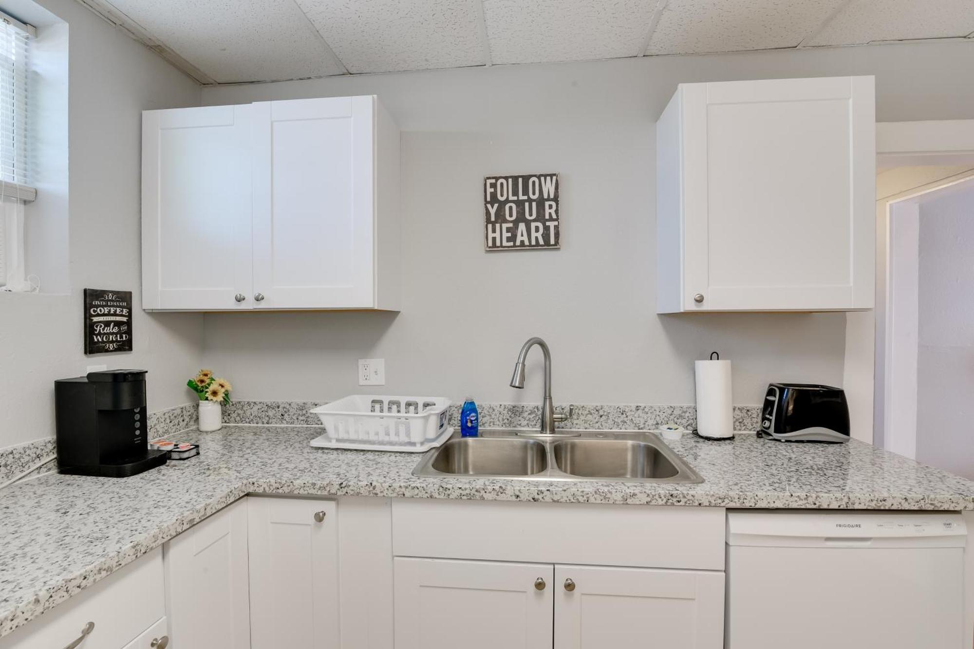 Beautiful Galveston Apt With Deck Less Than 3 Mi To Dtwn! Zewnętrze zdjęcie